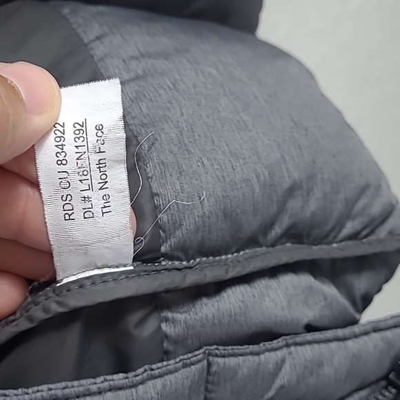 The North Face Women's Gray Puffer Jacket Size SP 550 - Picture 8 of 11